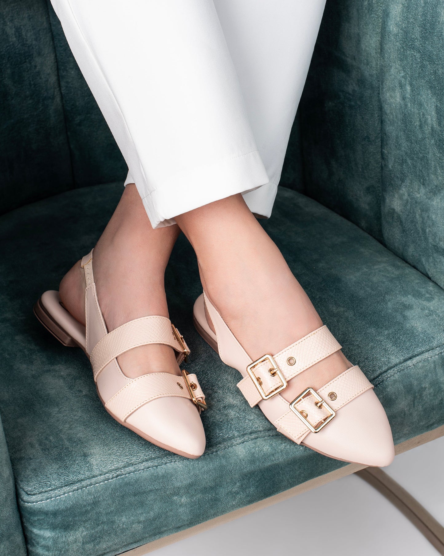 Baletas Y2417 para mujer – Planas con hebillas nude| Ylo shoes