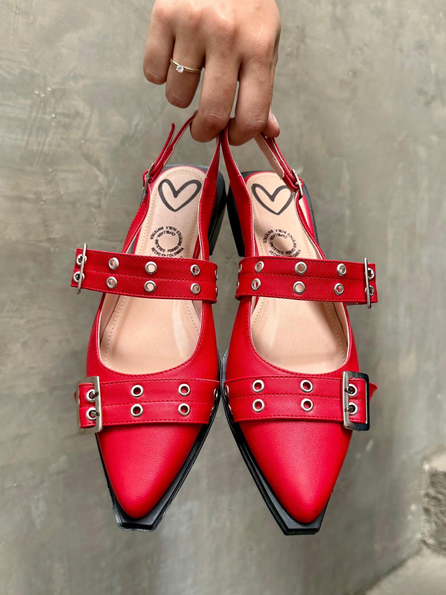 Mules T326 Hebilla rojo