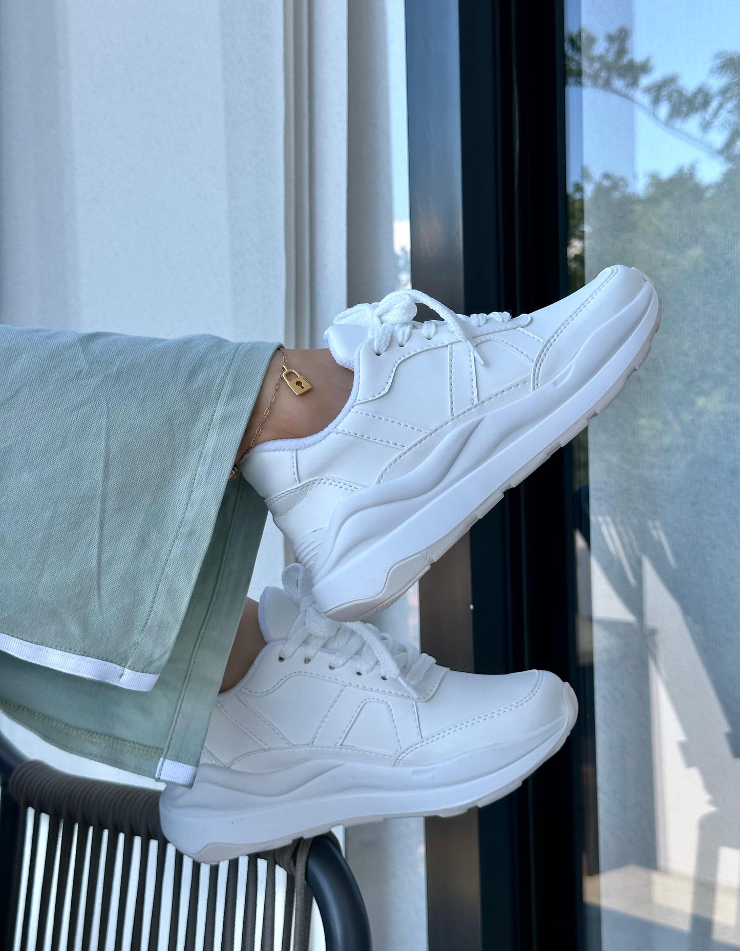 Tenis Samantina – Suela bicolor y confort | Ylo Shoes