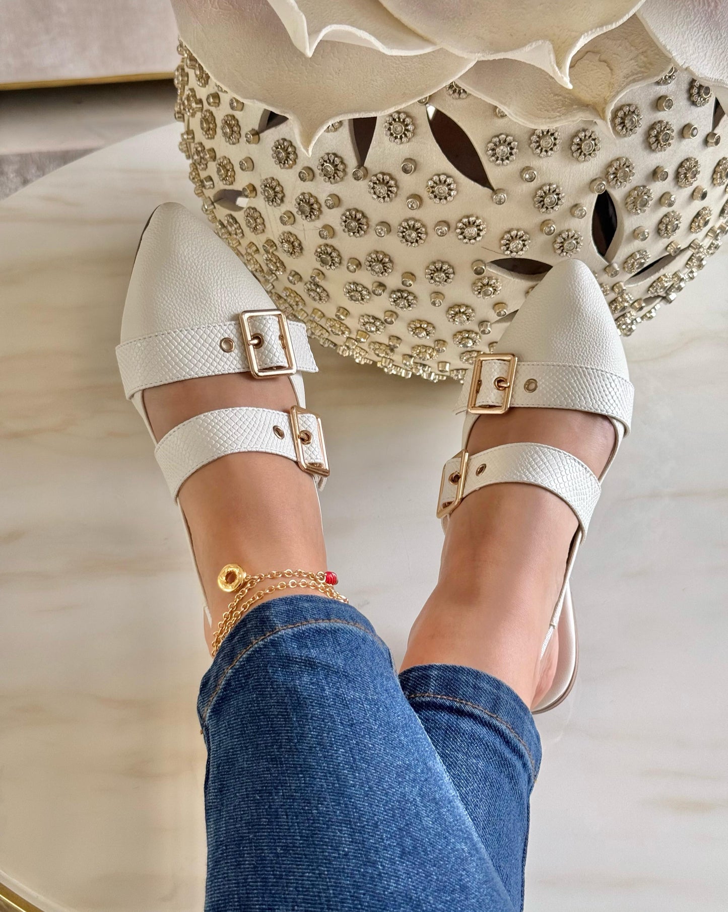 Baletas Y2417 para mujer – Planas con hebillas marfil  | Ylo Shoes