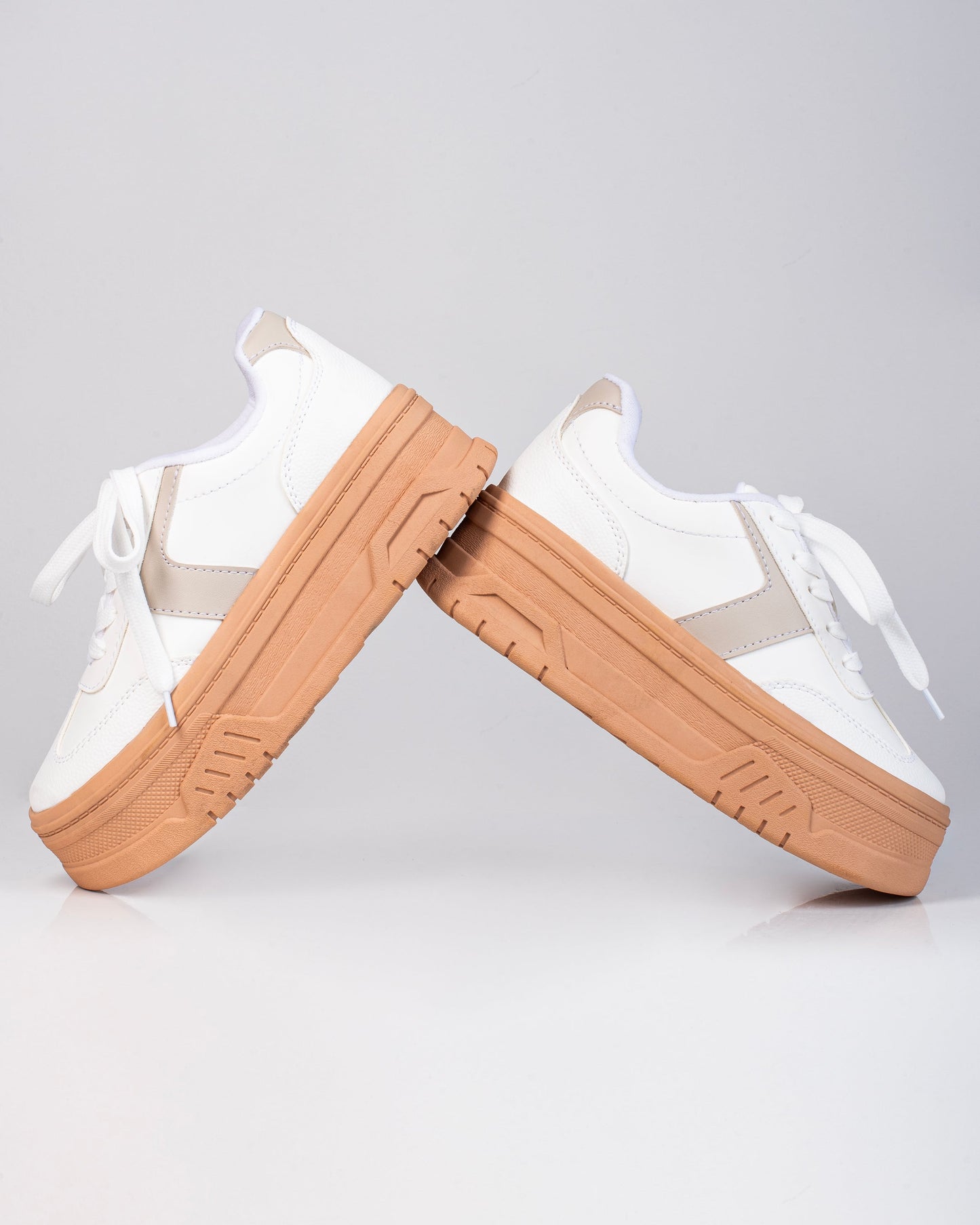 Tenis Emma suela cafe 3 cm