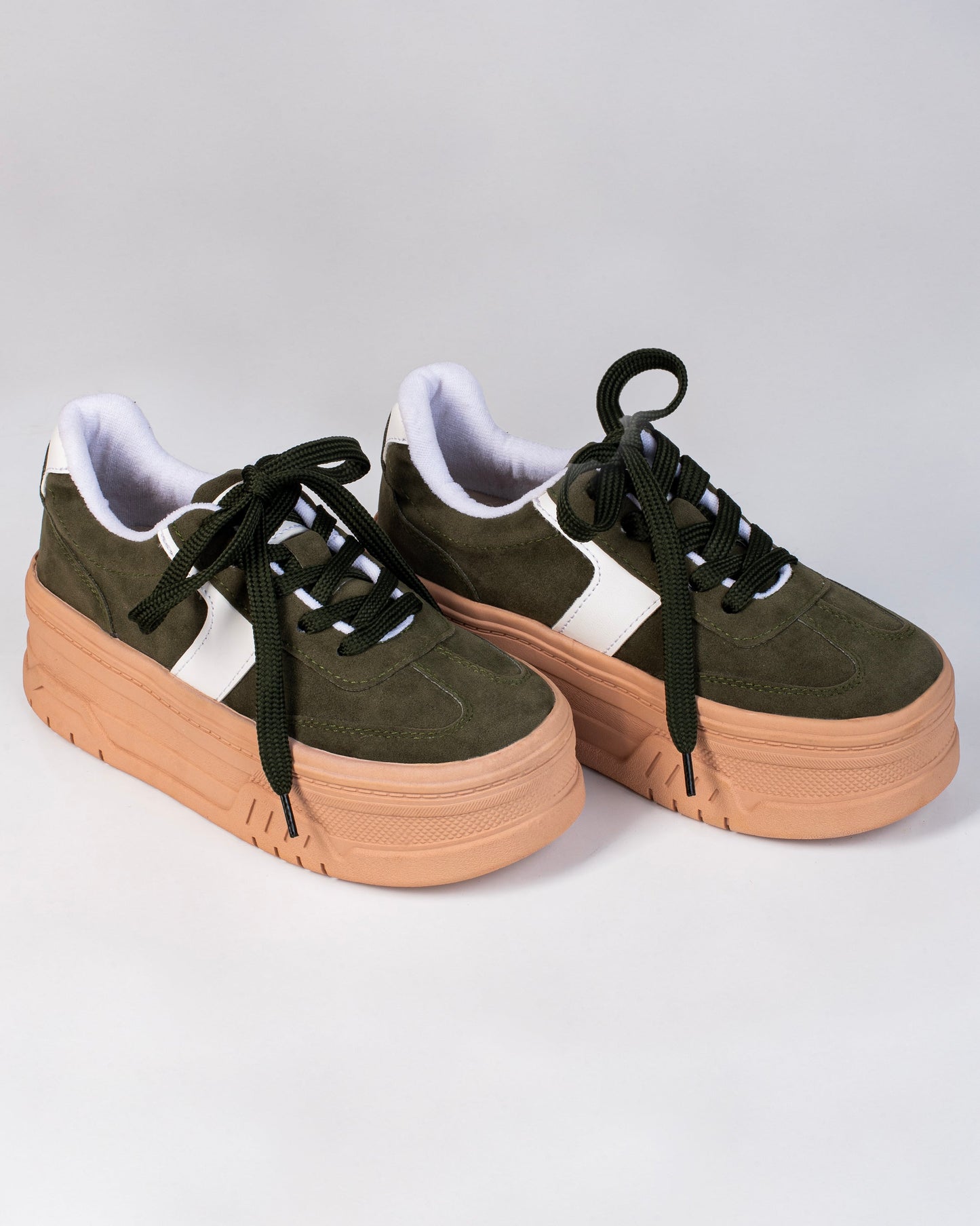 Tenis Emma suela cafe 3 cm