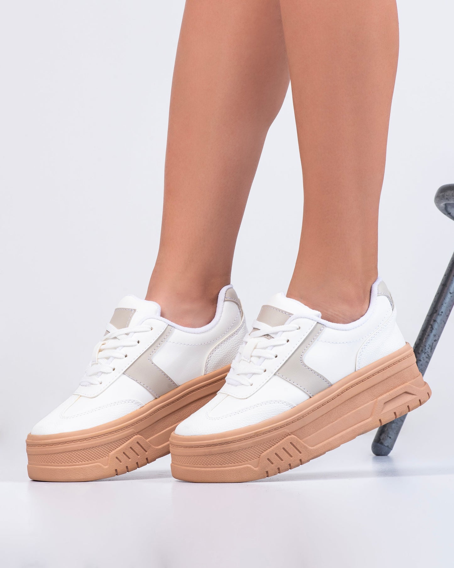 Tenis Emma suela cafe 3 cm