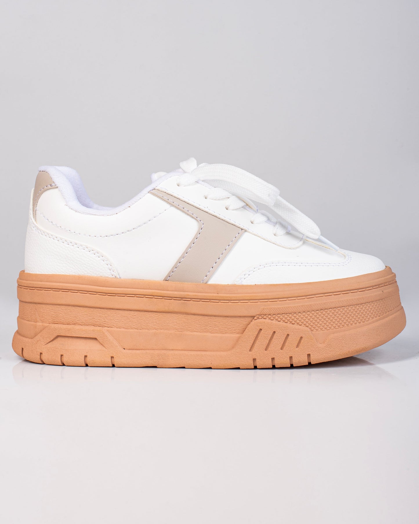 Tenis Emma suela cafe 3 cm