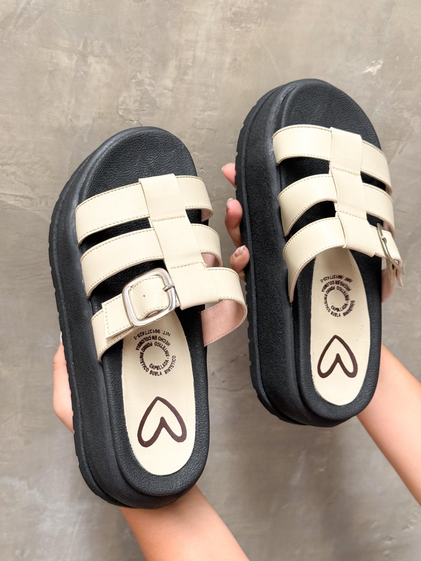 Sandalia playera T204 Beige