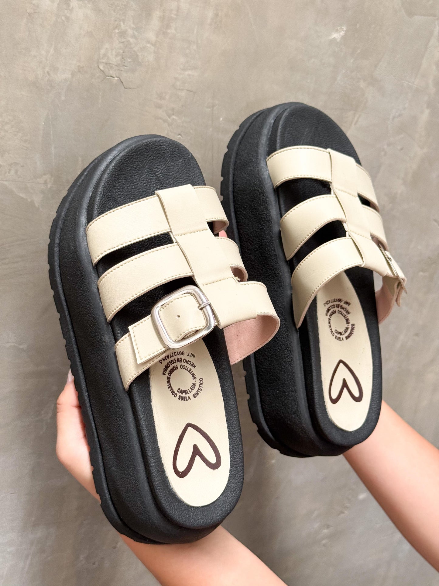 Sandalia playera T204 Beige