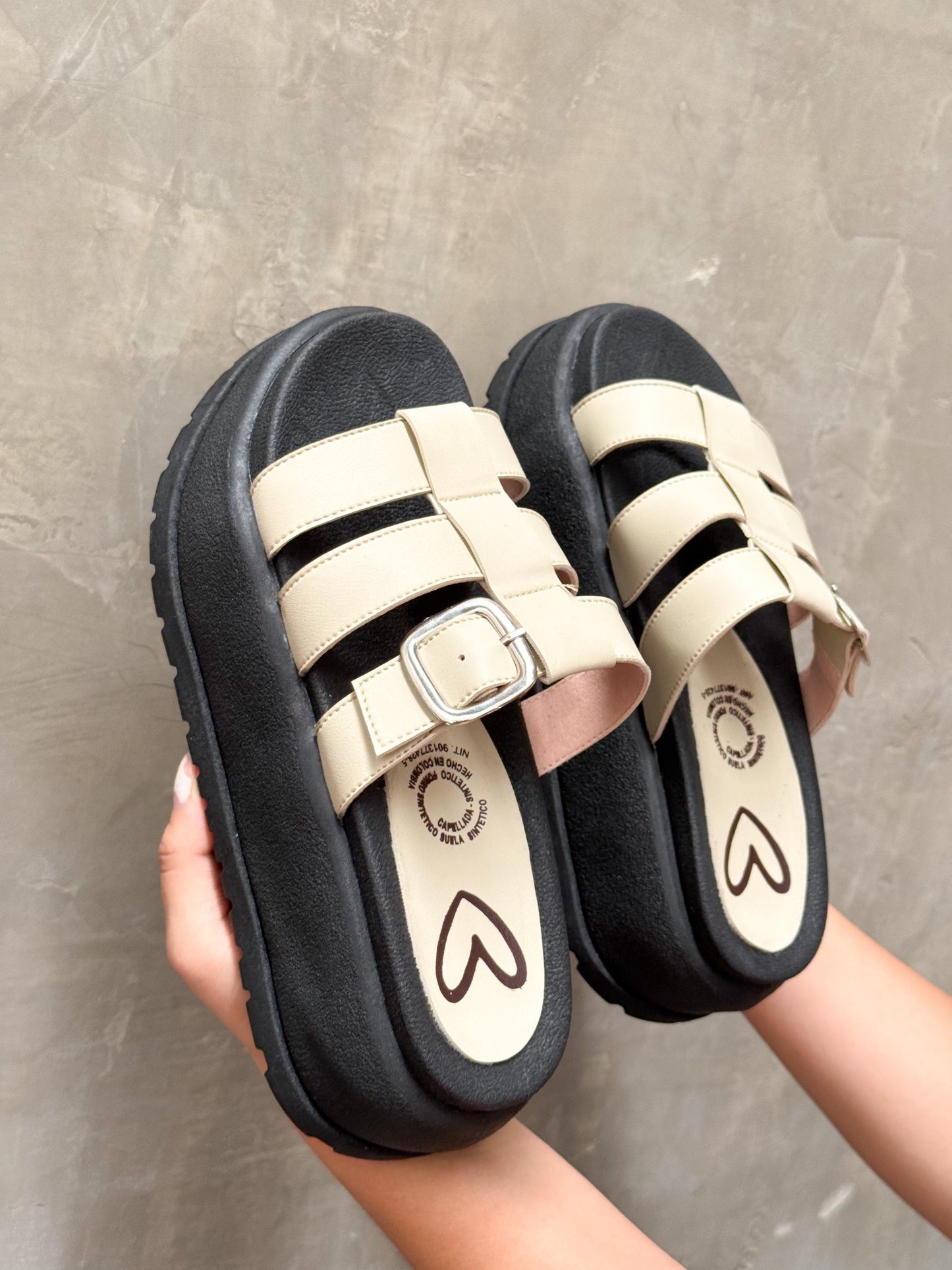 Sandalia playera T204 Beige