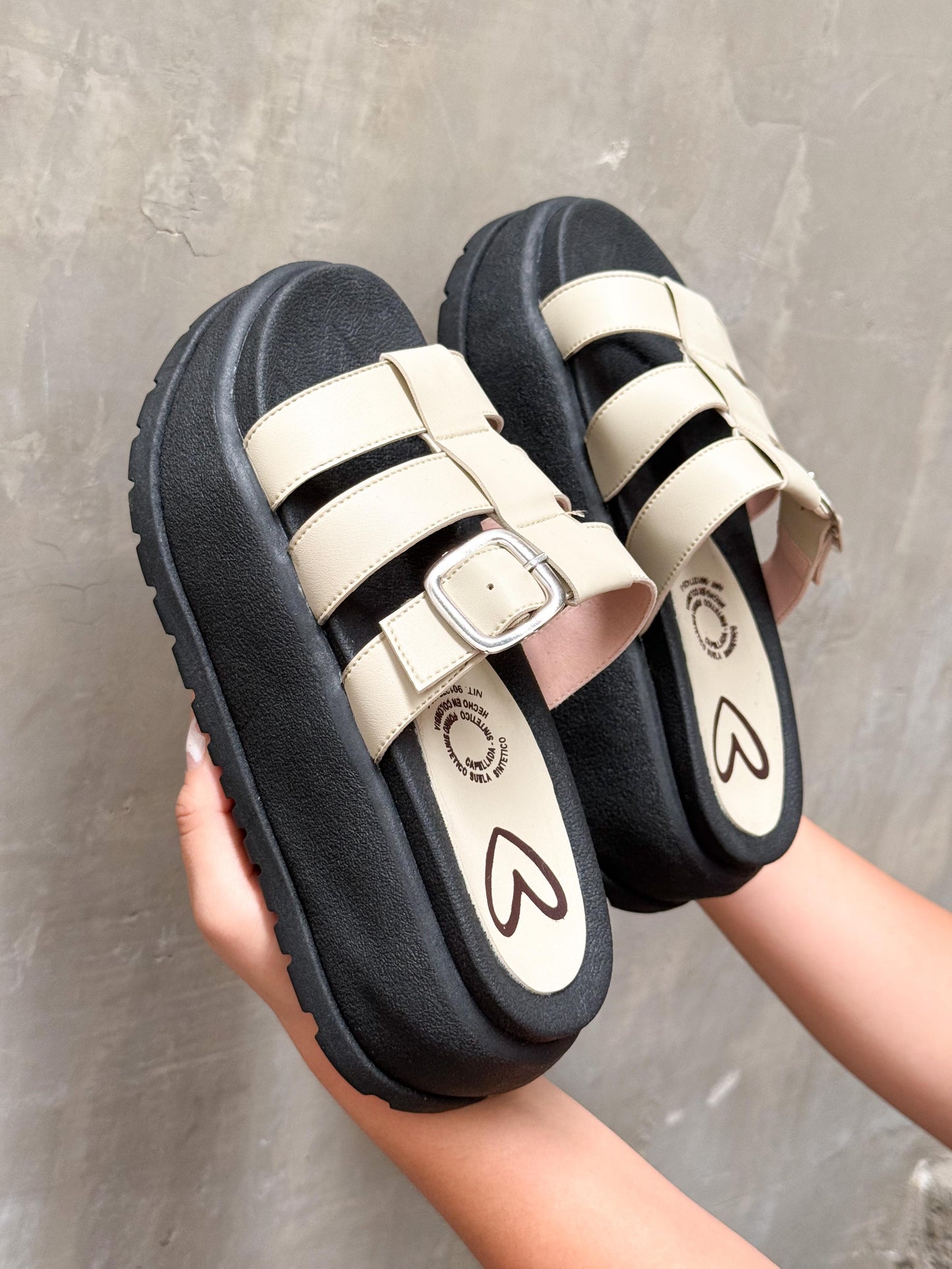 Sandalia playera T204 Beige