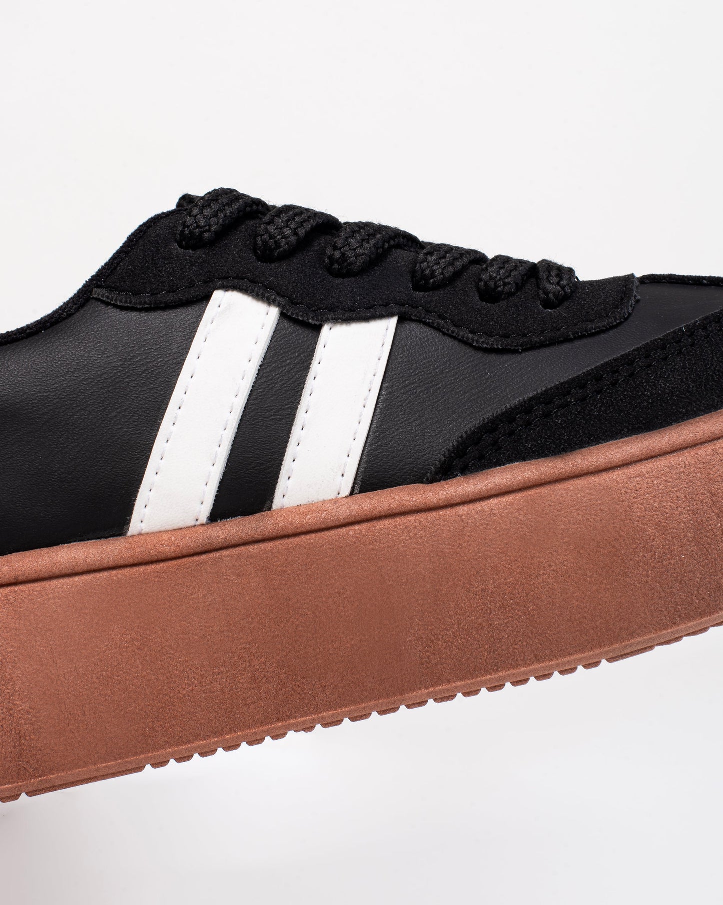 Tenis Anyela – Plataforma color caramelo | Ylo Shoes