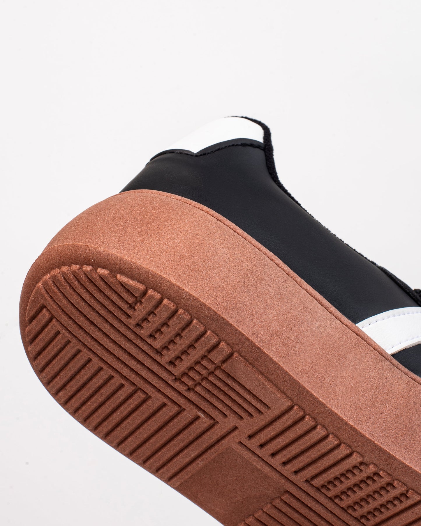 Tenis Anyela – Plataforma color caramelo | Ylo Shoes