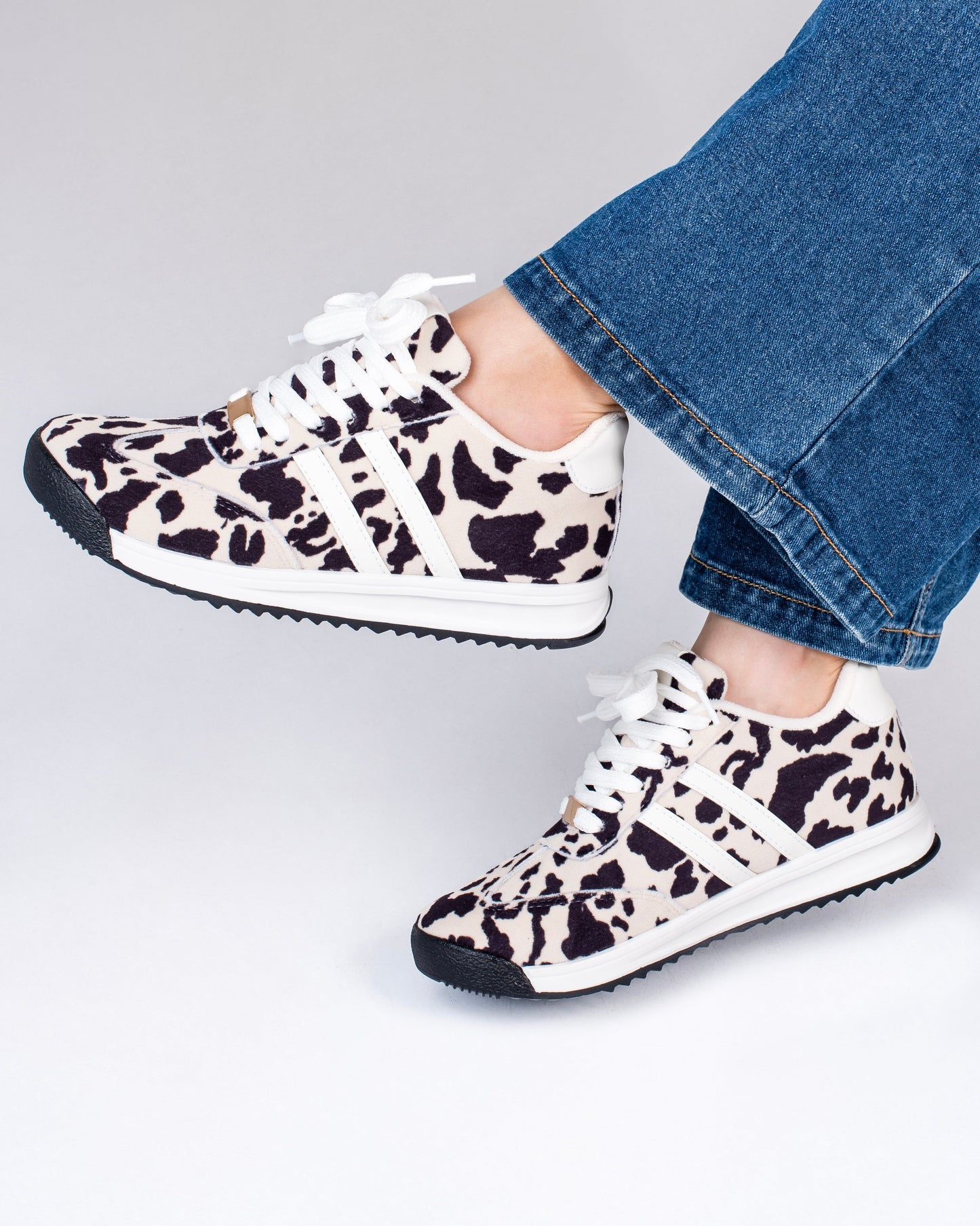Tenis Savanna Cow para mujer – Estilo cow print, suela baja de 1 cm  Ylo Shoes