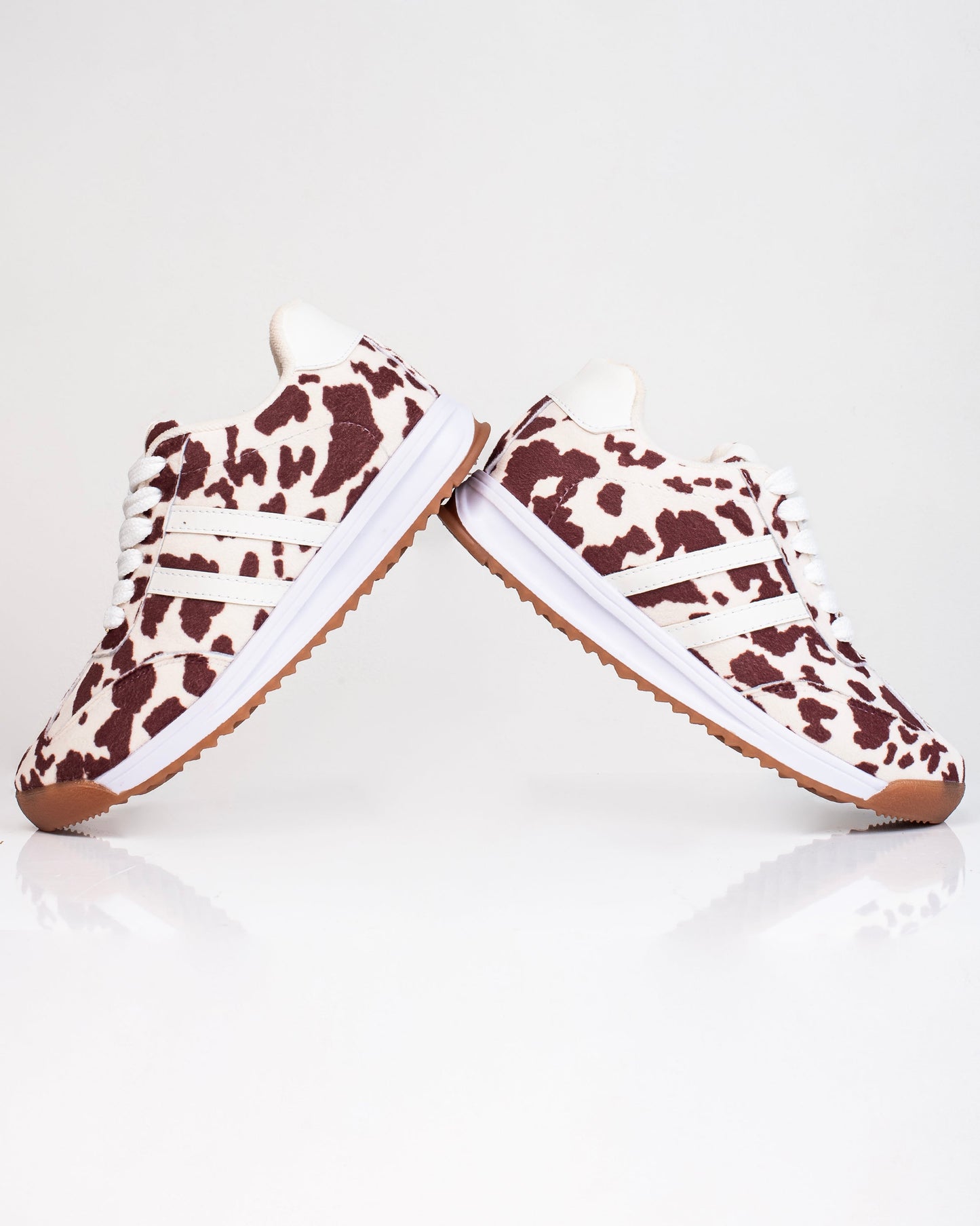 Tenis Savanna Cow para mujer – Estilo cow print, suela baja de 1 cm  Ylo Shoes