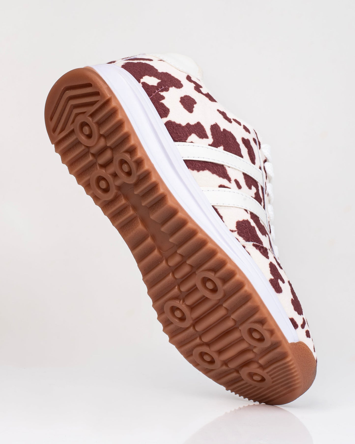 Tenis Savanna Cow para mujer – Estilo cow print, suela baja de 1 cm  Ylo Shoes