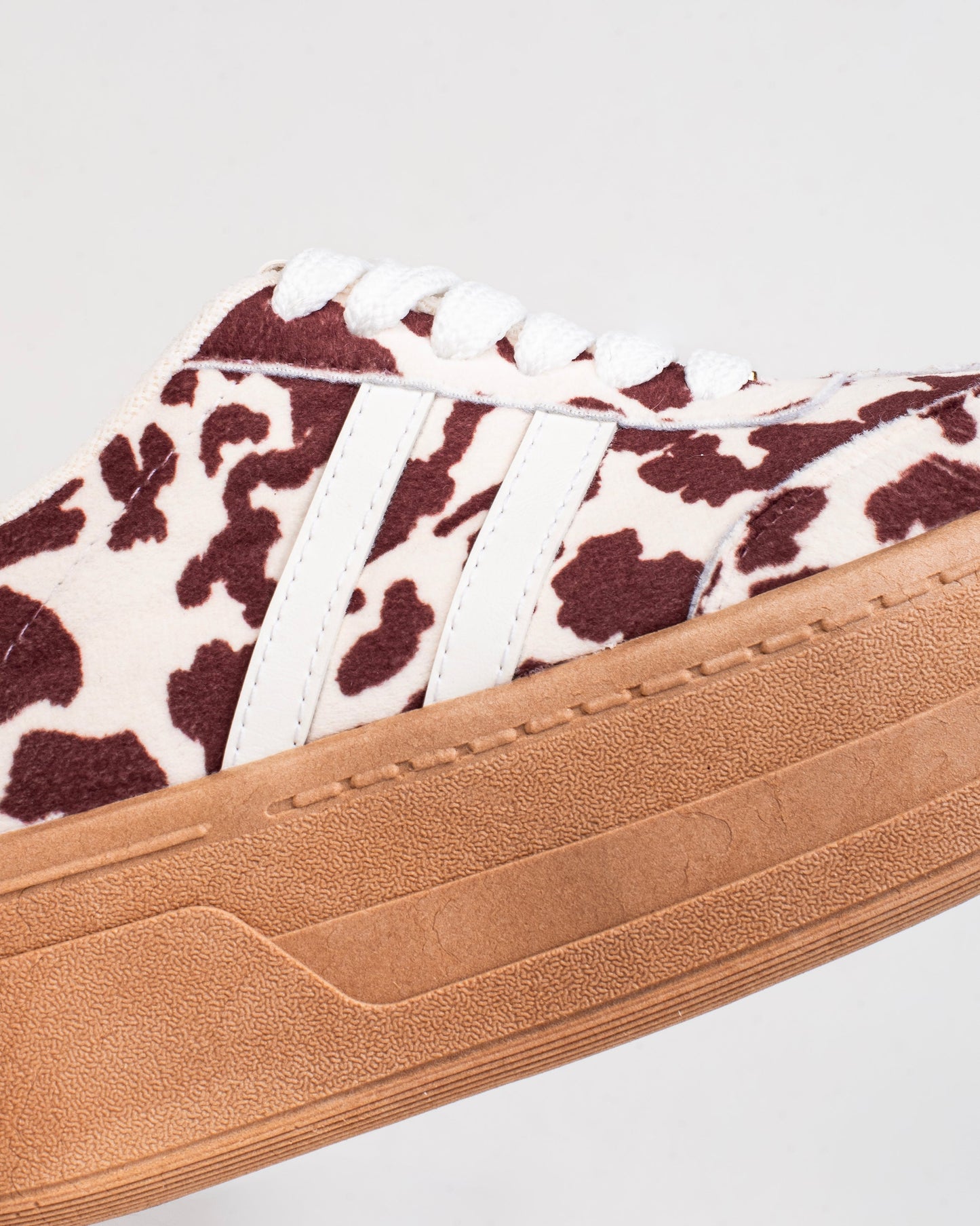 Tenis Brunella Cow para mujer – Plataforma de 4 cm| Ylo Shoes