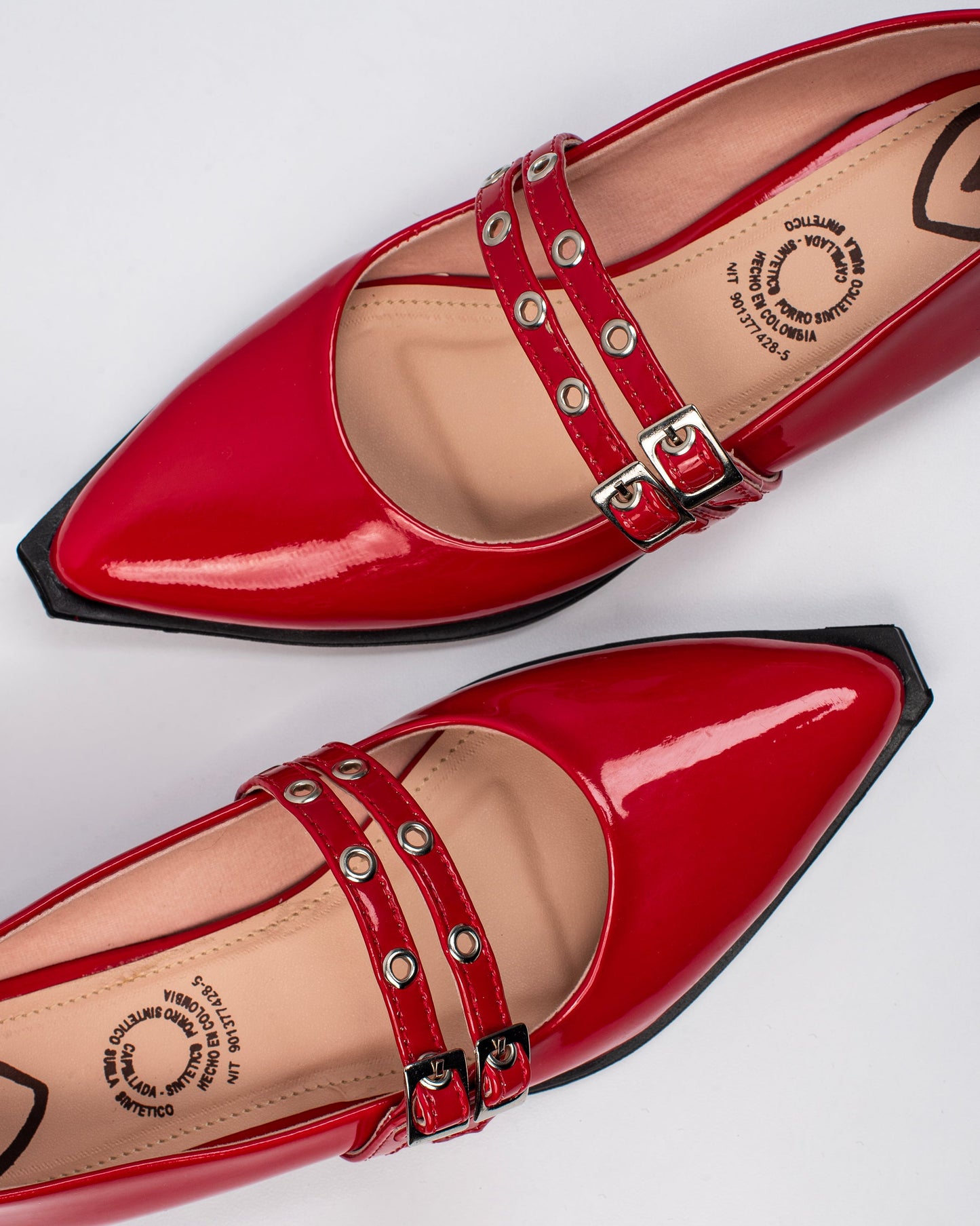 Mules hebilla T325 cerrado Rojo.