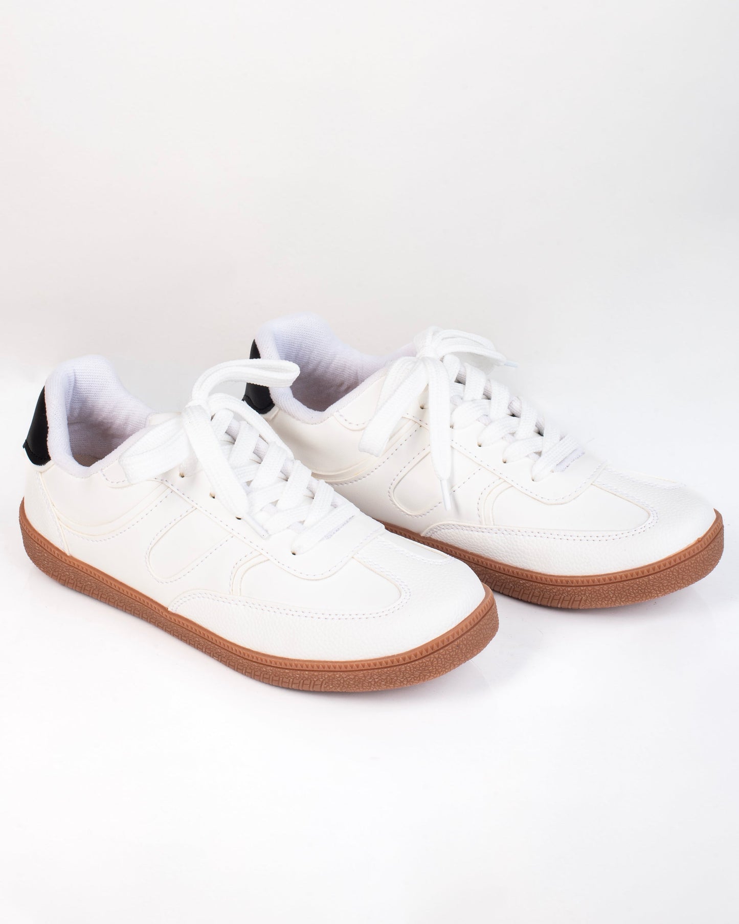 Tenis Julieta para mujer – Cómodos, modernos y con suela caramelo