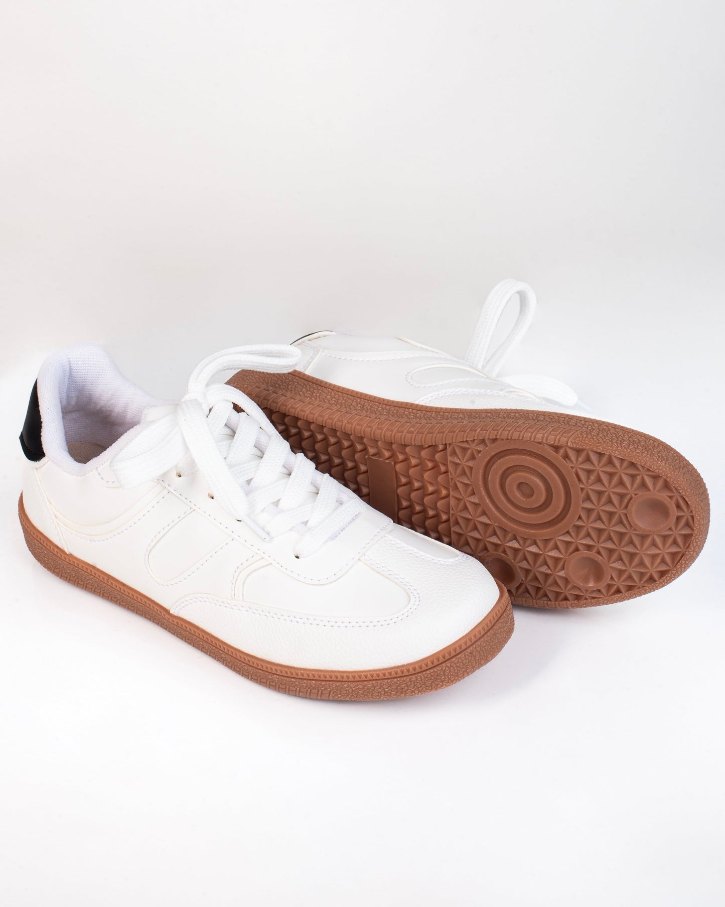 Tenis Julieta para mujer – Cómodos, modernos y con suela caramelo