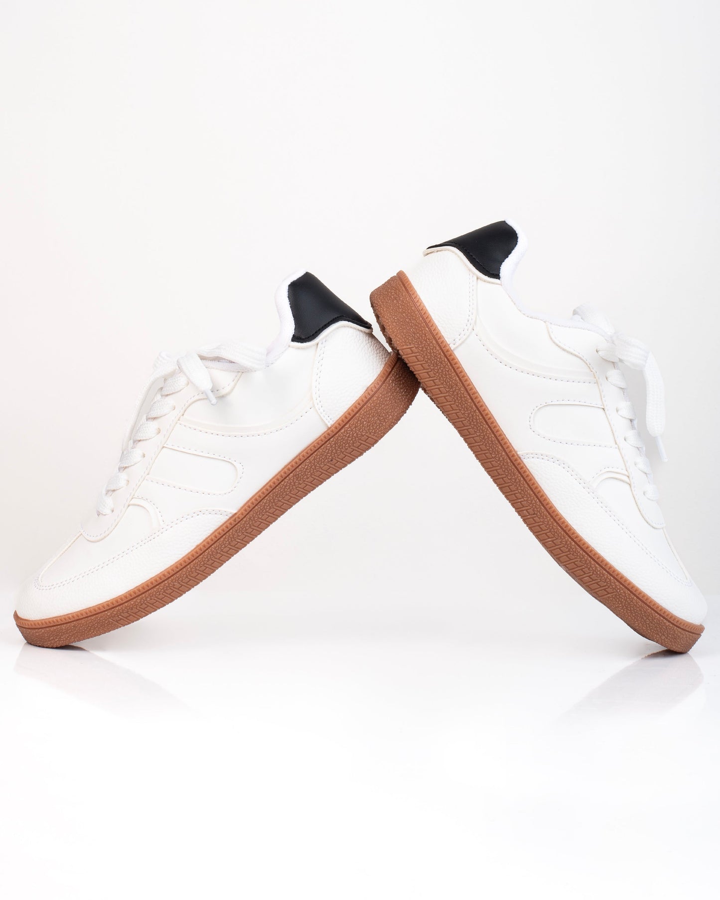 Tenis Julieta para mujer – Cómodos, modernos y con suela caramelo