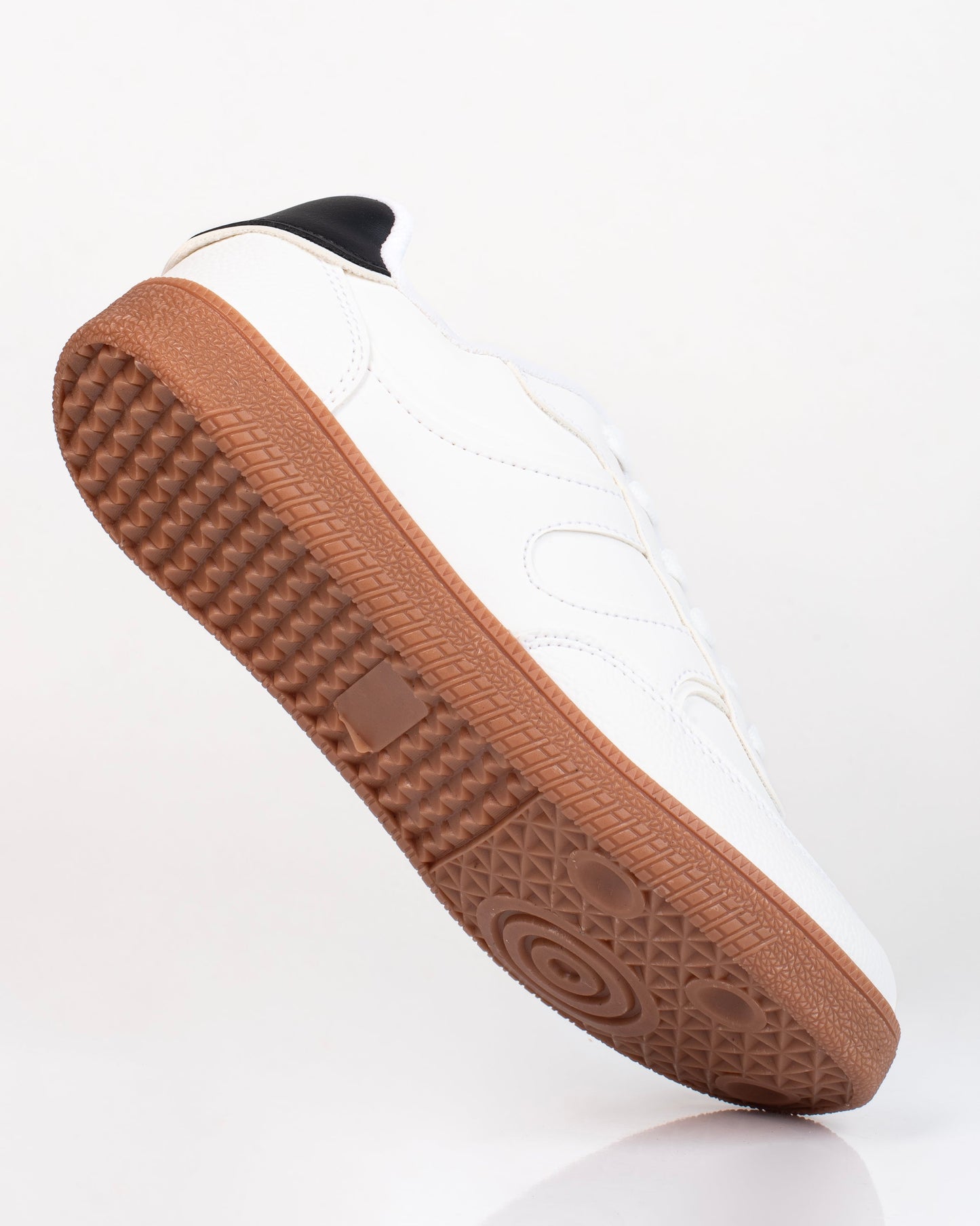 Tenis Julieta para mujer – Cómodos, modernos y con suela caramelo