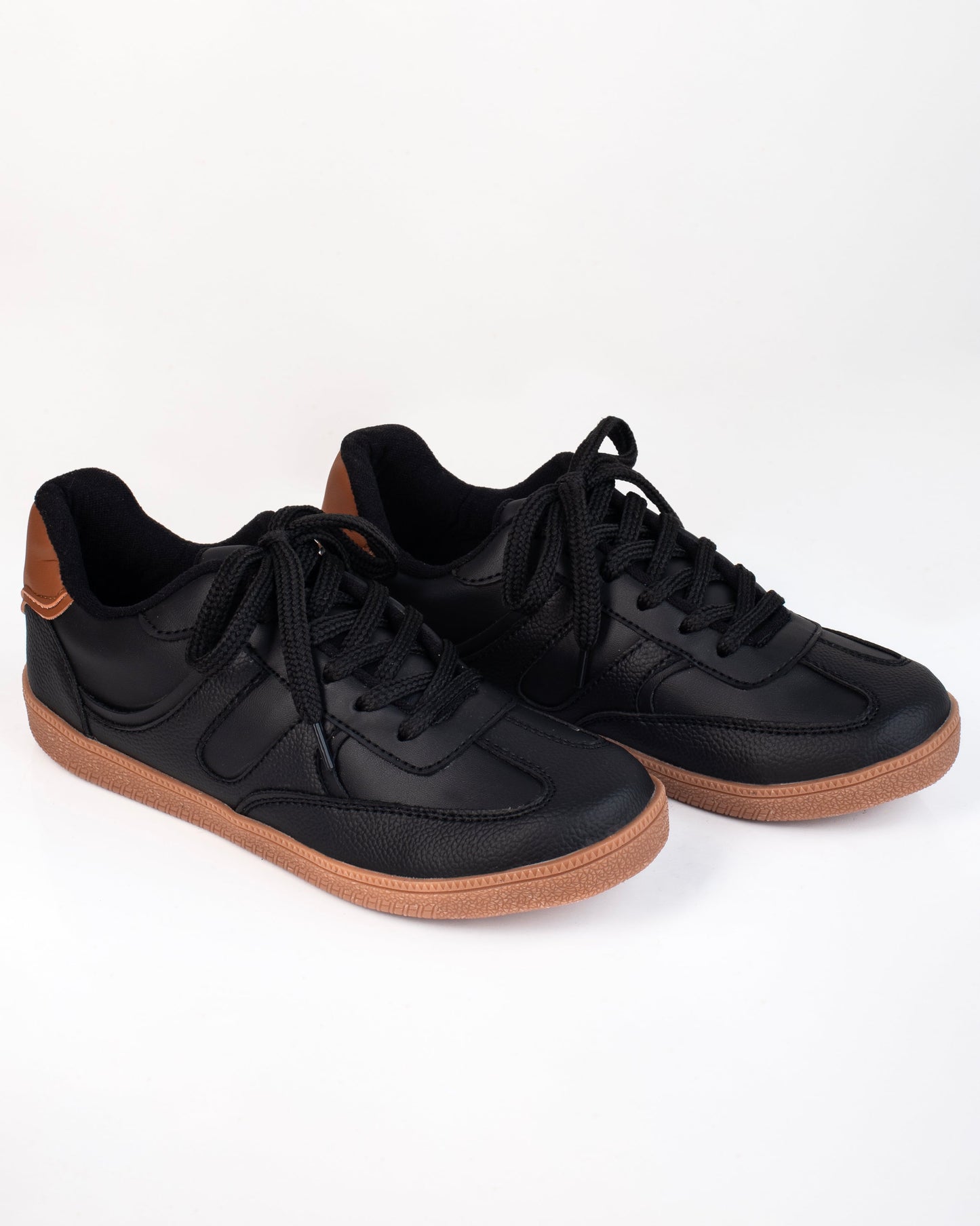 Tenis Julieta para mujer – Cómodos, modernos y con suela caramelo