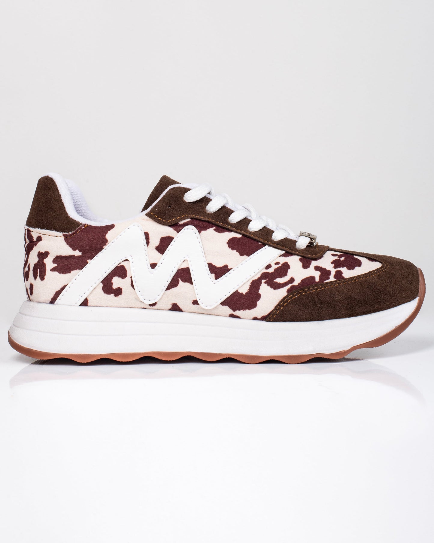Tenis Zarela Cow Print para mujer – Suela bicolor, tallaje normal | Ylo Shoes
