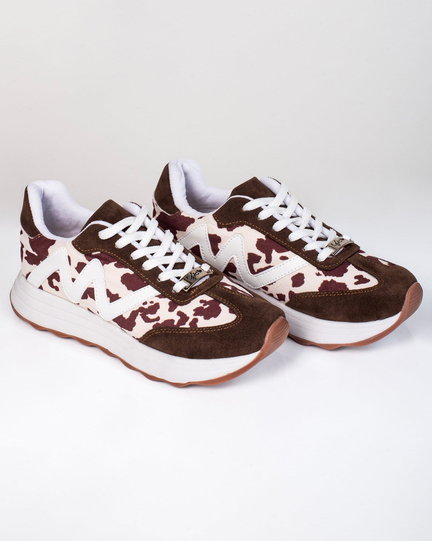 Tenis Zarela Cow Print para mujer – Suela bicolor, tallaje normal | Ylo Shoes