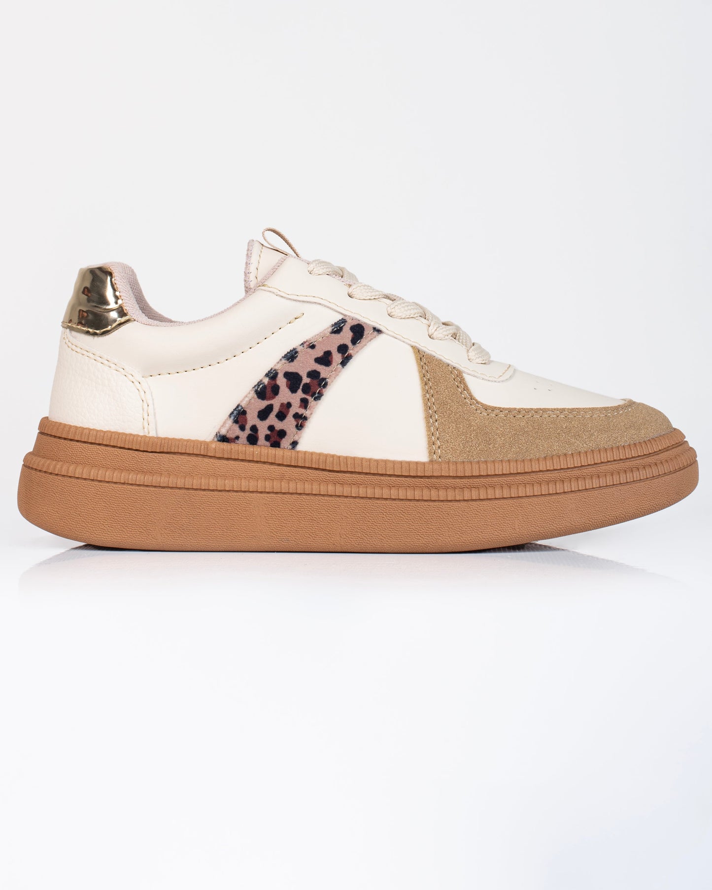 Tenis V687 – Suela baja bicolor con plantilla confort | Ylo Shoes