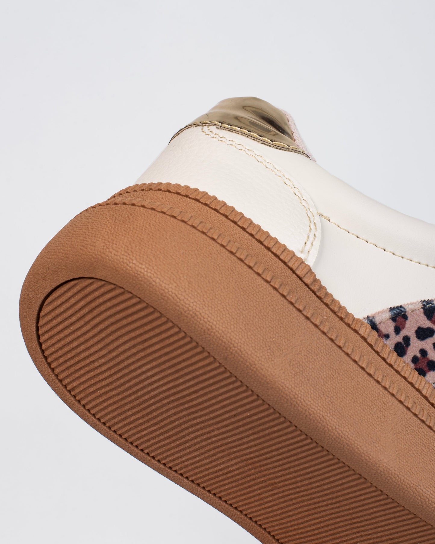 Tenis V687 – Suela baja bicolor con plantilla confort | Ylo Shoes