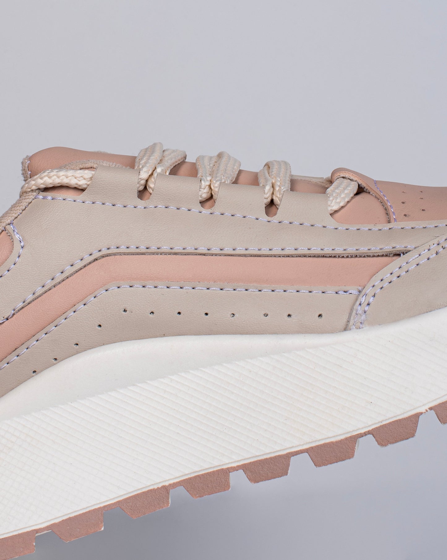 Tenis Emmy – Suela alta y confort | Ylo Shoes