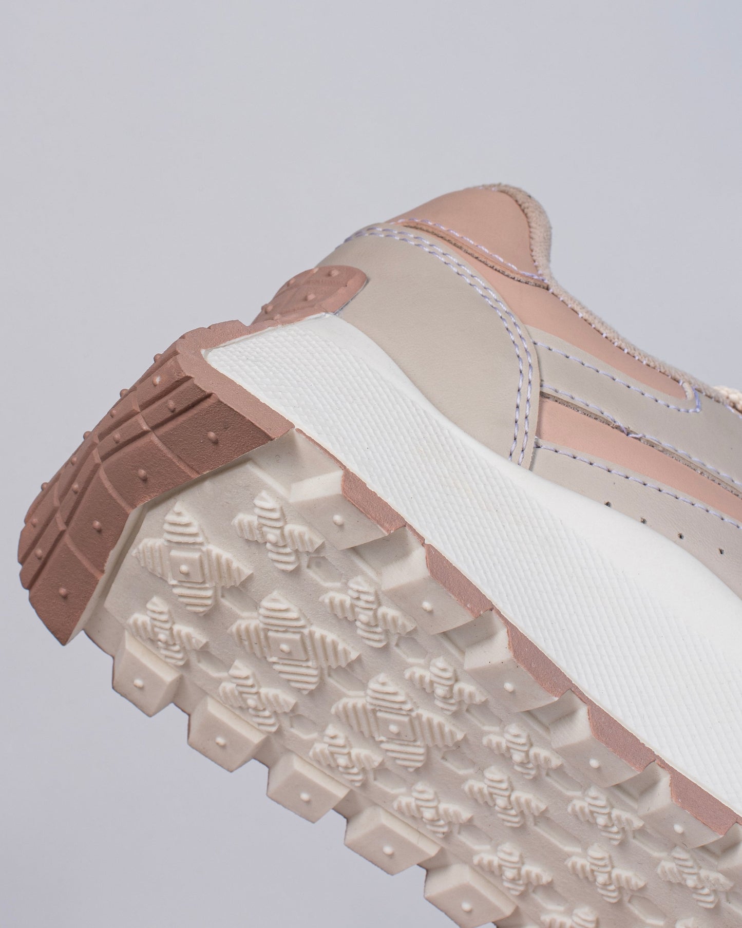 Tenis Emmy – Suela alta y confort | Ylo Shoes