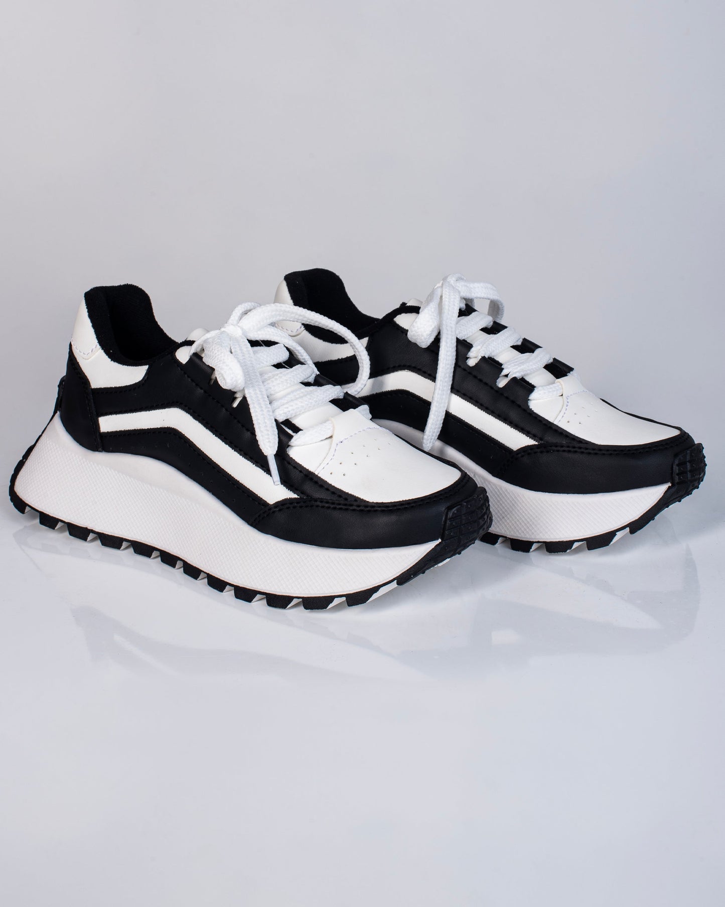 Tenis Emmy – Suela alta y confort | Ylo Shoes